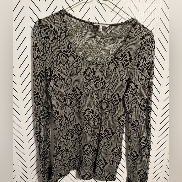 BKE Top Burnout Knit Stretch Top - Picture 2 of 9